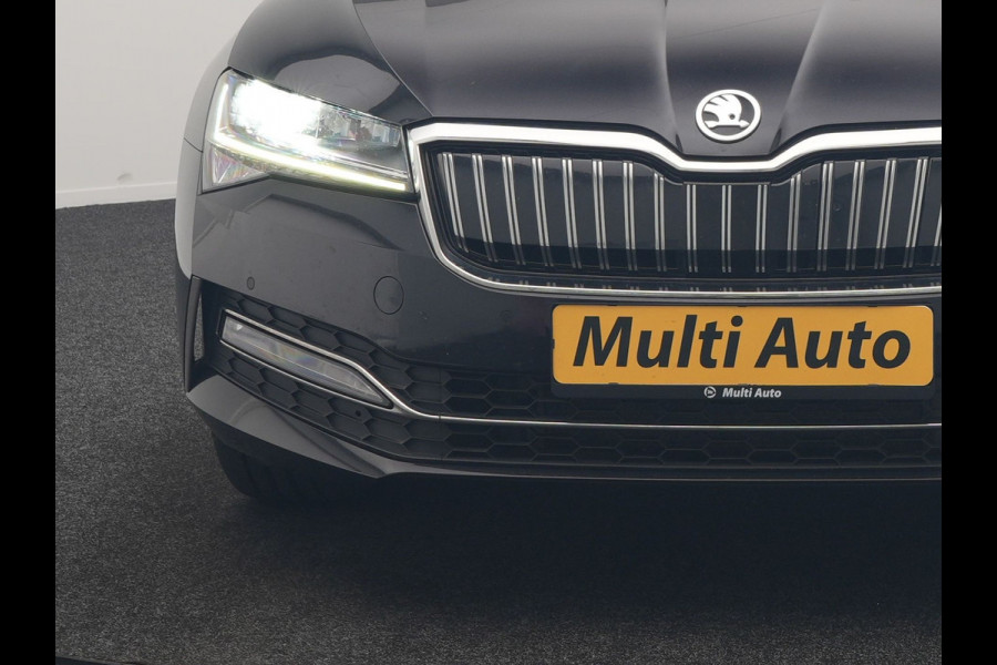 Škoda Superb Combi 1.4 TSI iV Business Edition PHEV 218pk Dealer O.H. | Adaptive Cruise | Camera | Stoelen Verwarmd | Apple Carplay | Navigatie | Crystal LED | DAB | Plug In Hybrid |