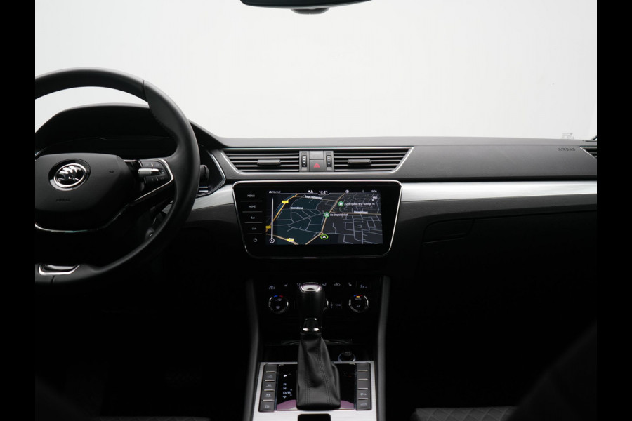 Škoda Superb Combi 1.4 TSI iV Business Edition PHEV 218pk Dealer O.H. | Adaptive Cruise | Camera | Stoelen Verwarmd | Apple Carplay | Navigatie | Crystal LED | DAB | Plug In Hybrid |