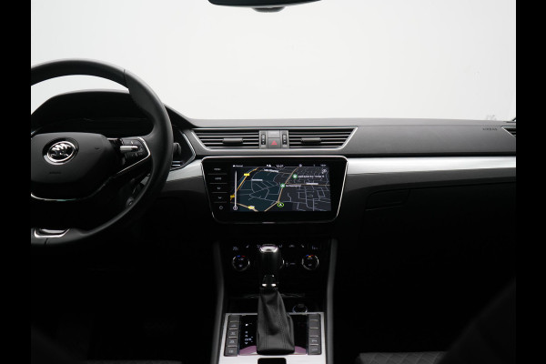 Škoda Superb Combi 1.4 TSI iV Business Edition PHEV 218pk Dealer O.H. | Adaptive Cruise | Camera | Stoelen Verwarmd | Apple Carplay | Navigatie | Crystal LED | DAB | Plug In Hybrid |