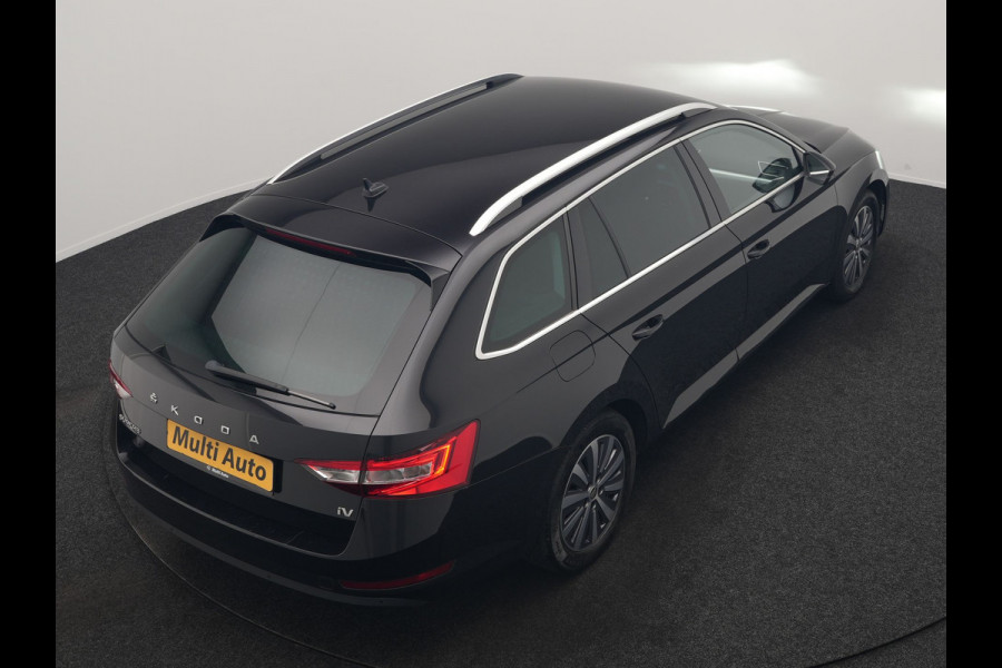 Škoda Superb Combi 1.4 TSI iV Business Edition PHEV 218pk Dealer O.H. | Adaptive Cruise | Camera | Stoelen Verwarmd | Apple Carplay | Navigatie | Crystal LED | DAB | Plug In Hybrid |