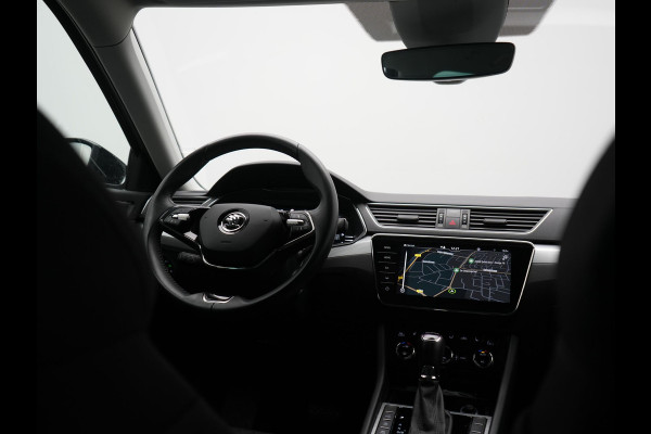Škoda Superb Combi 1.4 TSI iV Business Edition PHEV 218pk Dealer O.H. | Adaptive Cruise | Camera | Stoelen Verwarmd | Apple Carplay | Navigatie | Crystal LED | DAB | Plug In Hybrid |