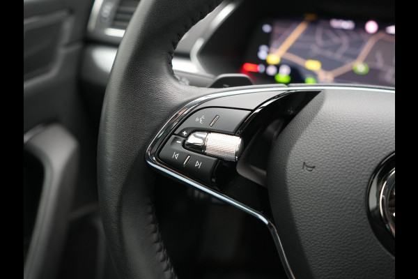 Škoda Superb Combi 1.4 TSI iV Business Edition PHEV 218pk Dealer O.H. | Adaptive Cruise | Camera | Stoelen Verwarmd | Apple Carplay | Navigatie | Crystal LED | DAB | Plug In Hybrid |
