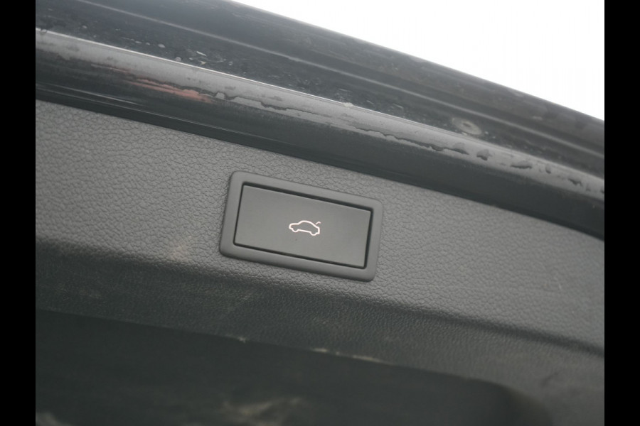 Škoda Superb Combi 1.4 TSI iV Business Edition PHEV 218pk Dealer O.H. | Adaptive Cruise | Camera | Stoelen Verwarmd | Apple Carplay | Navigatie | Crystal LED | DAB | Plug In Hybrid |