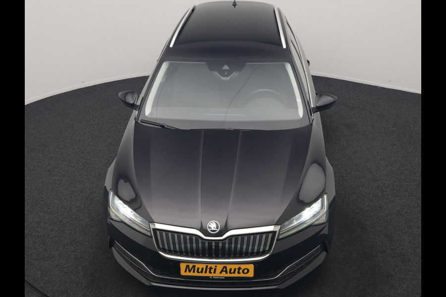 Škoda Superb Combi 1.4 TSI iV Business Edition PHEV 218pk Dealer O.H. | Adaptive Cruise | Camera | Stoelen Verwarmd | Apple Carplay | Navigatie | Crystal LED | DAB | Plug In Hybrid |