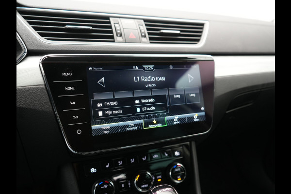 Škoda Superb Combi 1.4 TSI iV Business Edition PHEV 218pk Dealer O.H. | Adaptive Cruise | Camera | Stoelen Verwarmd | Apple Carplay | Navigatie | Crystal LED | DAB | Plug In Hybrid |
