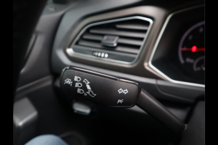 Volkswagen T-Roc 1.5 TSI Style Navi / Clima / Handgesch / Dealer onderhouden / Nieuwe Apk / BTW AUTO / 1e eigenaar / 150PK!