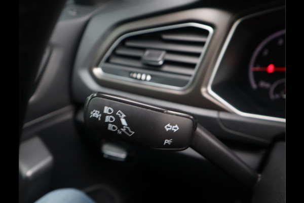 Volkswagen T-Roc 1.5 TSI Style Navi / Clima / Handgesch / Dealer onderhouden / Nieuwe Apk / BTW AUTO / 1e eigenaar / 150PK!