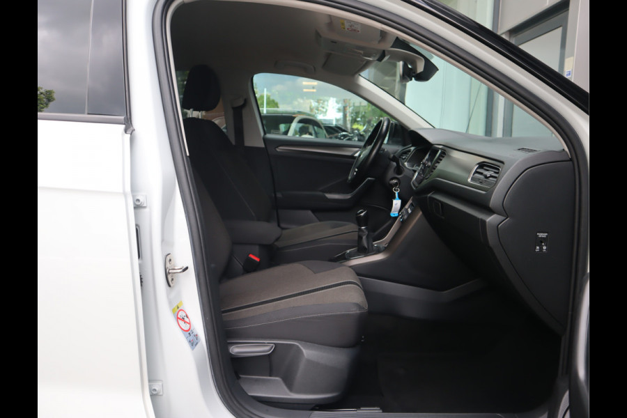 Volkswagen T-Roc 1.5 TSI Style Navi / Clima / Handgesch / Dealer onderhouden / Nieuwe Apk / BTW AUTO / 1e eigenaar / 150PK!