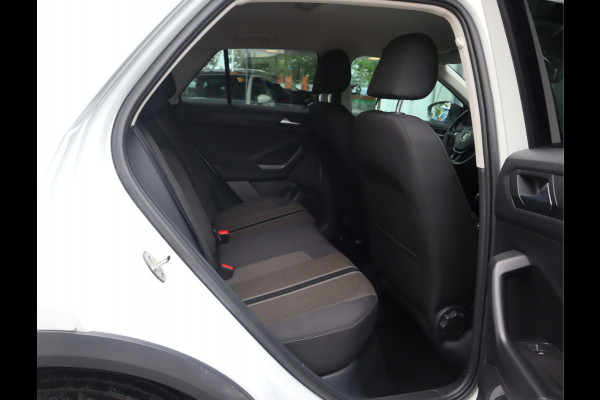 Volkswagen T-Roc 1.5 TSI Style Navi / Clima / Handgesch / Dealer onderhouden / Nieuwe Apk / BTW AUTO / 1e eigenaar / 150PK!