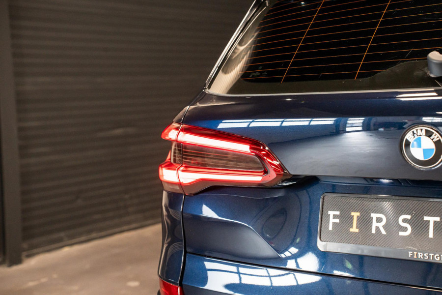 BMW X5 xDrive30d *Grijs kenteken / M-Sport / Panorama / HUD / Surround-view / Memory / Elektr. trekhaak*