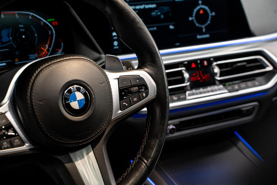 BMW X5 xDrive30d *Grijs kenteken / M-Sport / Panorama / HUD / Surround-view / Memory / Elektr. trekhaak*