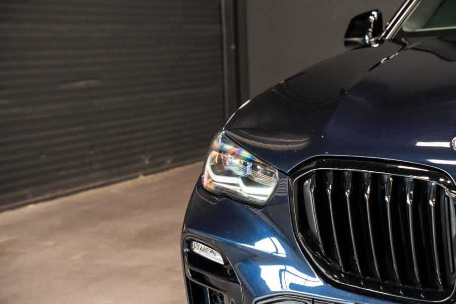 BMW X5 xDrive30d *Grijs kenteken / M-Sport / Panorama / HUD / Surround-view / Memory / Elektr. trekhaak*