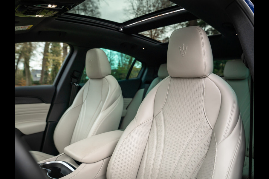 Maserati Grecale Modena 330pk | Pano-dak | Luchtvering | 21 inch | Stoelventilatie