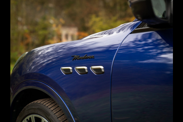 Maserati Grecale Modena 330pk | Pano-dak | Luchtvering | 21 inch | Stoelventilatie