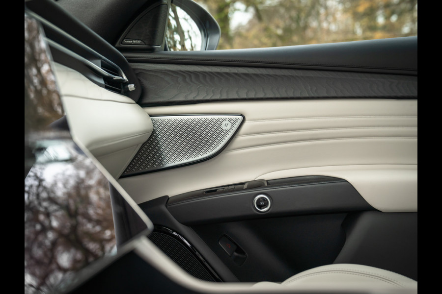Maserati Grecale Modena 330pk | Pano-dak | Luchtvering | 21 inch | Stoelventilatie