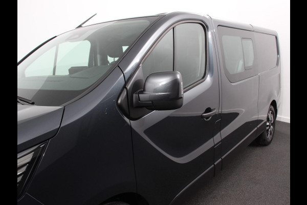 Renault Trafic 2.0 Blue dCi 150PK Automaat L2H1 Dubbele Cabine Navigatie Airco Lichtmetalen velgen Betimmering Trekhaak Camera Parkeersensoren Dab
