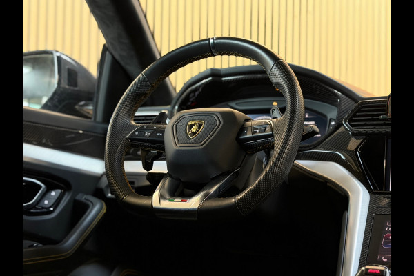 Lamborghini Urus 4.0 V8 |PANO|AKRAPOVIC|B&O|MASSAGE|CERAMIC|HuD|CARBON|SOFTCLOSE|360 CAMERA|GARANTIE 03/2027|23 INCH|650PK|BOMVOL!