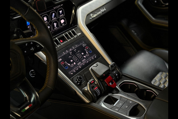 Lamborghini Urus 4.0 V8 |PANO|AKRAPOVIC|B&O|MASSAGE|CERAMIC|HuD|CARBON|SOFTCLOSE|360 CAMERA|GARANTIE 03/2027|23 INCH|650PK|BOMVOL!