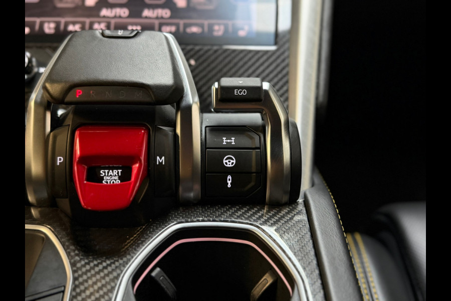 Lamborghini Urus 4.0 V8 |PANO|AKRAPOVIC|B&O|MASSAGE|CERAMIC|HuD|CARBON|SOFTCLOSE|360 CAMERA|GARANTIE 03/2027|23 INCH|650PK|BOMVOL!