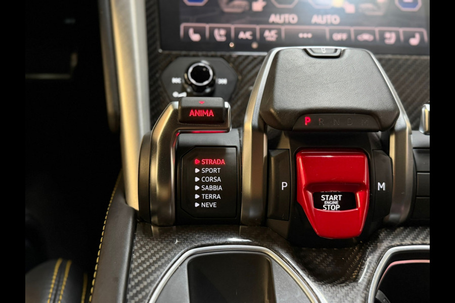 Lamborghini Urus 4.0 V8 |PANO|AKRAPOVIC|B&O|MASSAGE|CERAMIC|HuD|CARBON|SOFTCLOSE|360 CAMERA|GARANTIE 03/2027|23 INCH|650PK|BOMVOL!