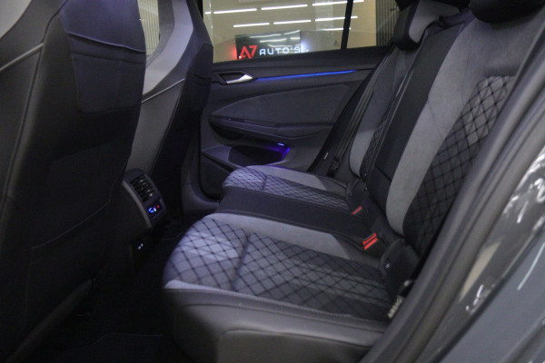 Volkswagen Golf 1.5 eTSI R-Line PANO/CAM/CARPLAY/KEYLES/IQ/ACC/VOL