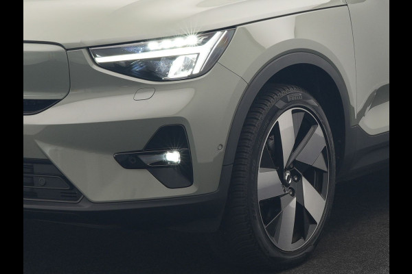 Volvo XC40 Recharge Ultimate 70 kWh 232pk Dealer O.H | Trekhaak Af Fabriek | Panodak | Adaptive Cruise | 360 Camera | Sportstoelen Memory & Verwarmd | Harman / Kardon | Keyless | Blis | Google Assistent | Stuur Verwarmd | Apple Carplay | DAB |