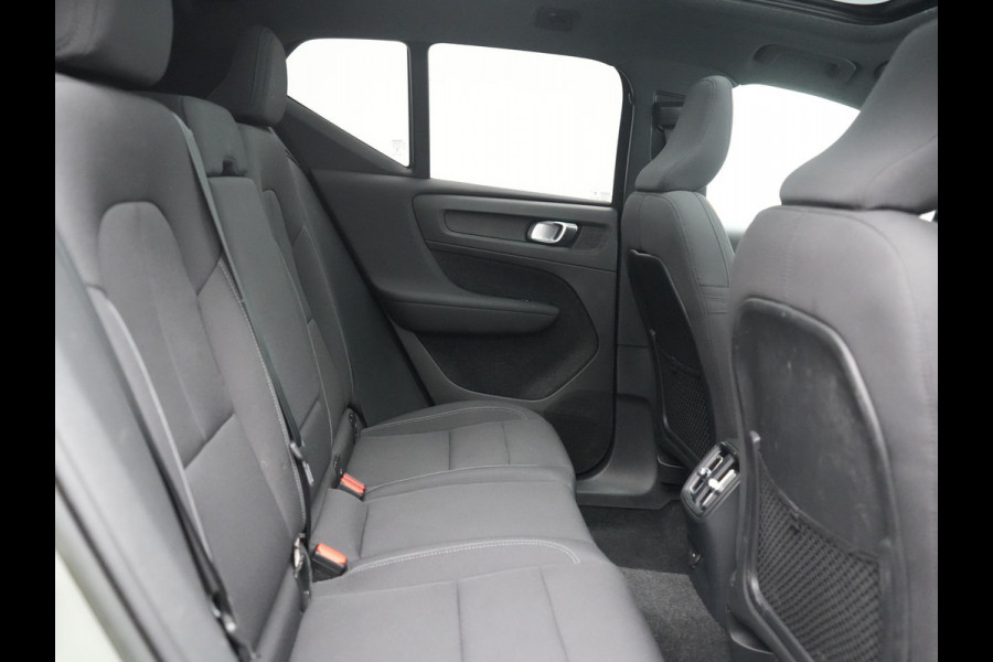 Volvo XC40 Recharge Ultimate 70 kWh 232pk Dealer O.H | Trekhaak Af Fabriek | Panodak | Adaptive Cruise | 360 Camera | Sportstoelen Memory & Verwarmd | Harman / Kardon | Keyless | Blis | Google Assistent | Stuur Verwarmd | Apple Carplay | DAB |