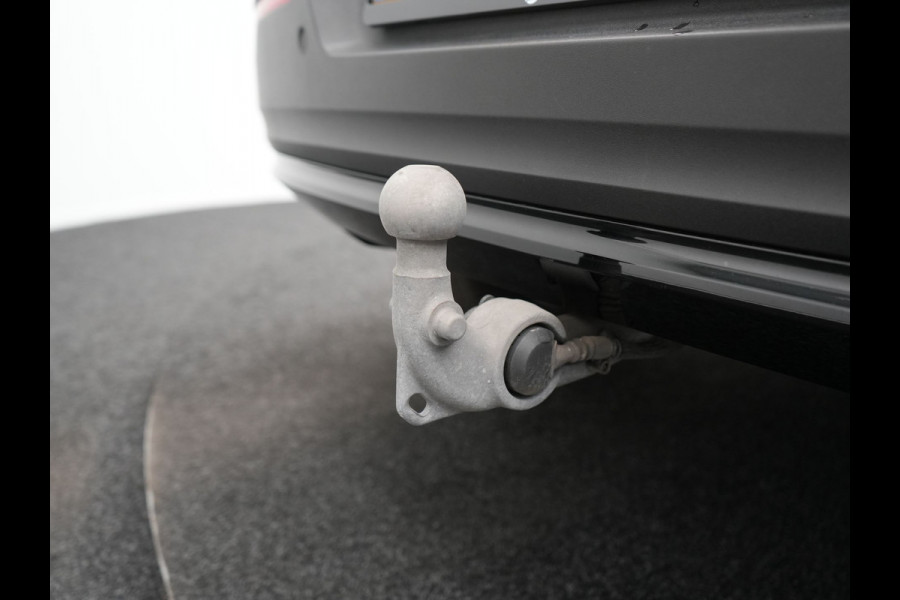 Volvo XC40 Recharge Ultimate 70 kWh 232pk Dealer O.H | Trekhaak Af Fabriek | Panodak | Adaptive Cruise | 360 Camera | Sportstoelen Memory & Verwarmd | Harman / Kardon | Keyless | Blis | Google Assistent | Stuur Verwarmd | Apple Carplay | DAB |