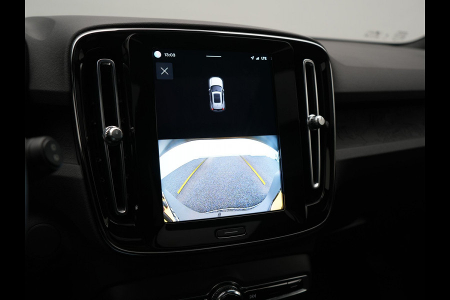 Volvo XC40 Recharge Ultimate 70 kWh 232pk Dealer O.H | Trekhaak Af Fabriek | Panodak | Adaptive Cruise | 360 Camera | Sportstoelen Memory & Verwarmd | Harman / Kardon | Keyless | Blis | Google Assistent | Stuur Verwarmd | Apple Carplay | DAB |