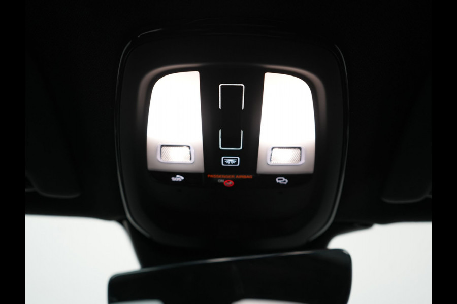 Volvo XC40 Recharge Ultimate 70 kWh 232pk Dealer O.H | Trekhaak Af Fabriek | Panodak | Adaptive Cruise | 360 Camera | Sportstoelen Memory & Verwarmd | Harman / Kardon | Keyless | Blis | Google Assistent | Stuur Verwarmd | Apple Carplay | DAB |