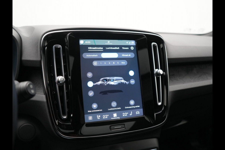 Volvo XC40 Recharge Ultimate 70 kWh 232pk Dealer O.H | Trekhaak Af Fabriek | Panodak | Adaptive Cruise | 360 Camera | Sportstoelen Memory & Verwarmd | Harman / Kardon | Keyless | Blis | Google Assistent | Stuur Verwarmd | Apple Carplay | DAB |