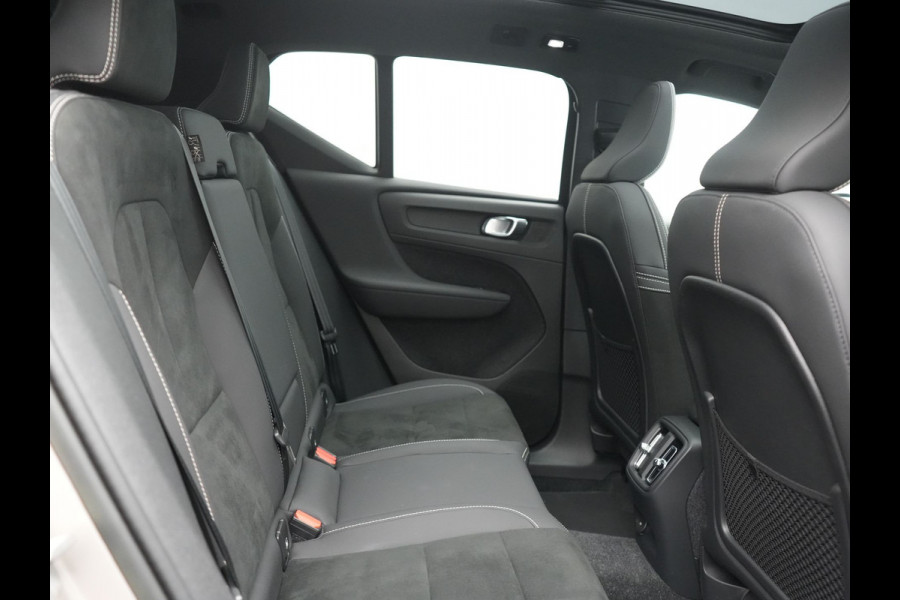 Volvo XC40 Recharge Ultimate 69 kWh 232pk | Trekhaak Af Fabriek | Panodak | Warmtepomp | 360 Camera | BLIS | Harman / Kardon | Adaptive Cruise | Sportstoelen Memory & Verwarmd | Keyless | Apple Carplay | Pilot Assist | DAB | 20"L.M |