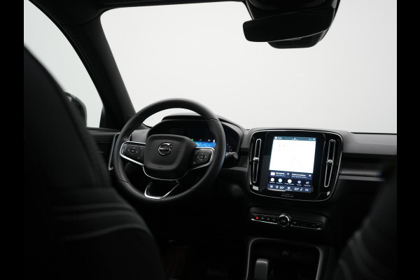Volvo XC40 Recharge Ultimate 69 kWh 232pk | Trekhaak Af Fabriek | Panodak | Warmtepomp | 360 Camera | BLIS | Harman / Kardon | Adaptive Cruise | Sportstoelen Memory & Verwarmd | Keyless | Apple Carplay | Pilot Assist | DAB | 20"L.M |