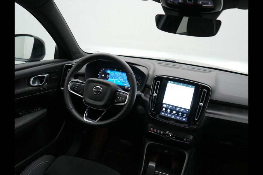 Volvo XC40 Recharge Ultimate 69 kWh 232pk | Trekhaak Af Fabriek | Panodak | Warmtepomp | 360 Camera | BLIS | Harman / Kardon | Adaptive Cruise | Sportstoelen Memory & Verwarmd | Keyless | Apple Carplay | Pilot Assist | DAB | 20"L.M |