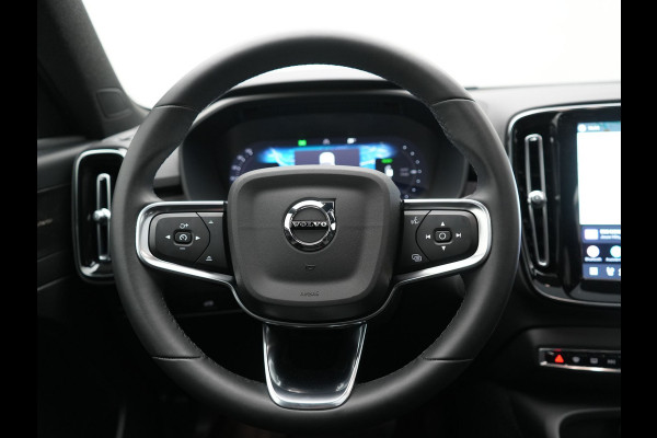Volvo XC40 Recharge Ultimate 69 kWh 232pk | Trekhaak Af Fabriek | Panodak | Warmtepomp | 360 Camera | BLIS | Harman / Kardon | Adaptive Cruise | Sportstoelen Memory & Verwarmd | Keyless | Apple Carplay | Pilot Assist | DAB | 20"L.M |