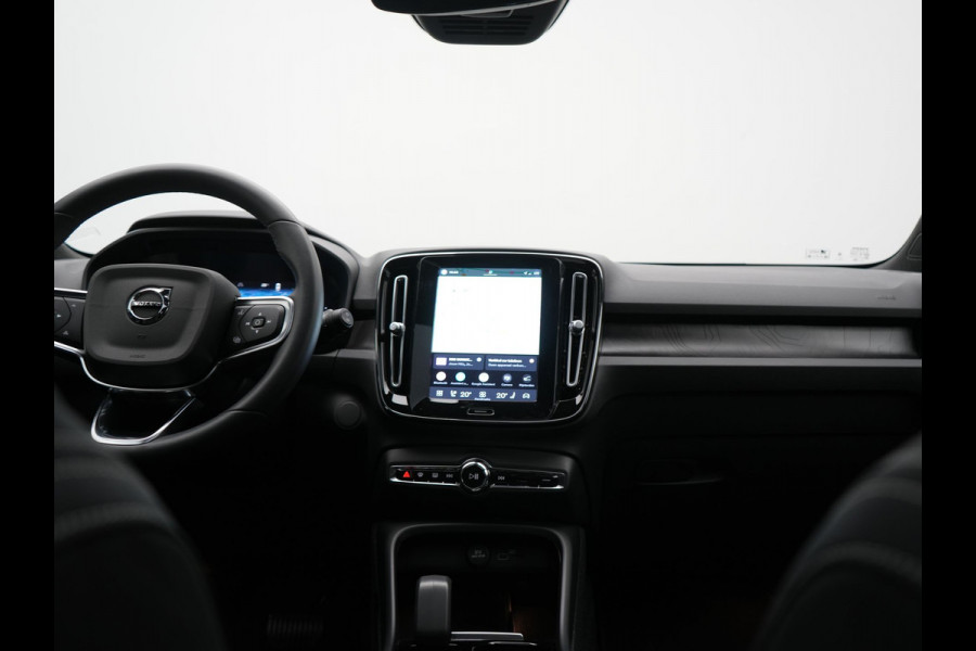 Volvo XC40 Recharge Ultimate 69 kWh 232pk | Trekhaak Af Fabriek | Panodak | Warmtepomp | 360 Camera | BLIS | Harman / Kardon | Adaptive Cruise | Sportstoelen Memory & Verwarmd | Keyless | Apple Carplay | Pilot Assist | DAB | 20"L.M |