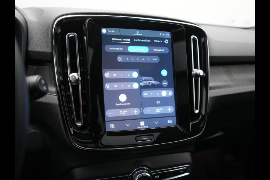Volvo XC40 Recharge Ultimate 69 kWh 232pk | Trekhaak Af Fabriek | Panodak | Warmtepomp | 360 Camera | BLIS | Harman / Kardon | Adaptive Cruise | Sportstoelen Memory & Verwarmd | Keyless | Apple Carplay | Pilot Assist | DAB | 20"L.M |