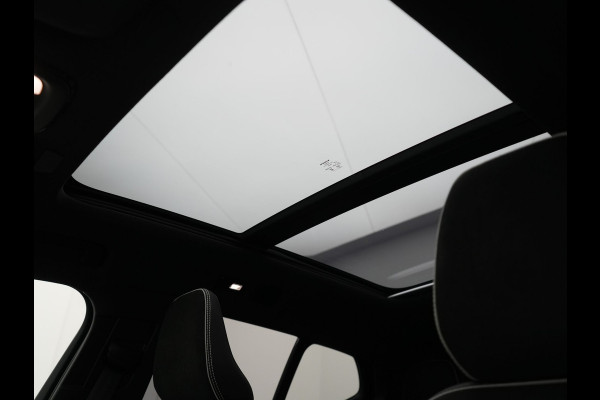 Volvo XC40 Recharge Ultimate 69 kWh 232pk | Trekhaak Af Fabriek | Panodak | Warmtepomp | 360 Camera | BLIS | Harman / Kardon | Adaptive Cruise | Sportstoelen Memory & Verwarmd | Keyless | Apple Carplay | Pilot Assist | DAB | 20"L.M |