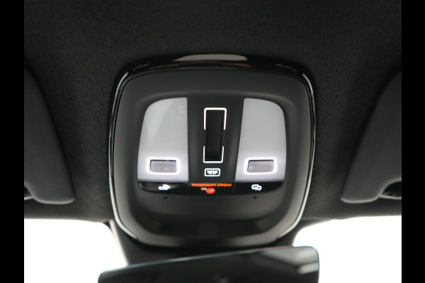 Volvo XC40 Recharge Ultimate 69 kWh 232pk | Trekhaak Af Fabriek | Panodak | Warmtepomp | 360 Camera | BLIS | Harman / Kardon | Adaptive Cruise | Sportstoelen Memory & Verwarmd | Keyless | Apple Carplay | Pilot Assist | DAB | 20"L.M |