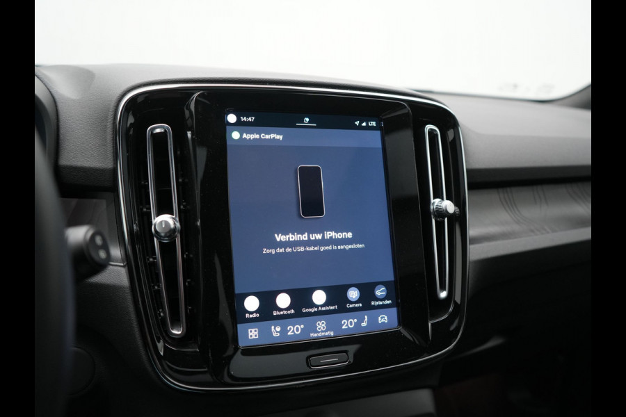 Volvo XC40 Recharge Ultimate 69 kWh 232pk | Trekhaak Af Fabriek | Panodak | Warmtepomp | 360 Camera | BLIS | Harman / Kardon | Adaptive Cruise | Sportstoelen Memory & Verwarmd | Keyless | Apple Carplay | Pilot Assist | DAB | 20"L.M |