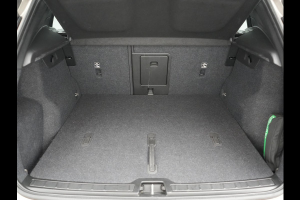 Volvo XC40 Recharge Ultimate 69 kWh 232pk | Trekhaak Af Fabriek | Panodak | Warmtepomp | 360 Camera | BLIS | Harman / Kardon | Adaptive Cruise | Sportstoelen Memory & Verwarmd | Keyless | Apple Carplay | Pilot Assist | DAB | 20"L.M |