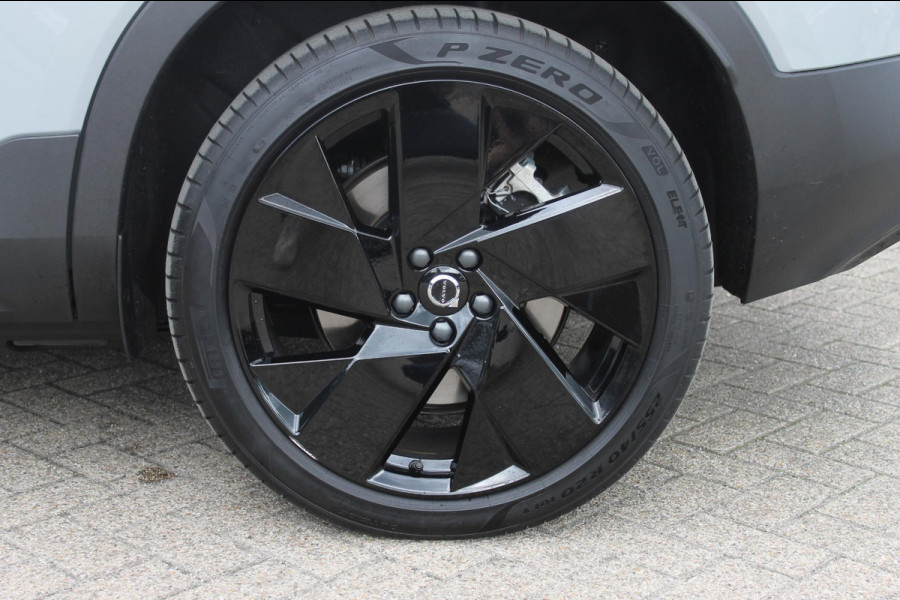Volvo EX40 Single Motor Extended Range Plus Black Ed. 82 kWh