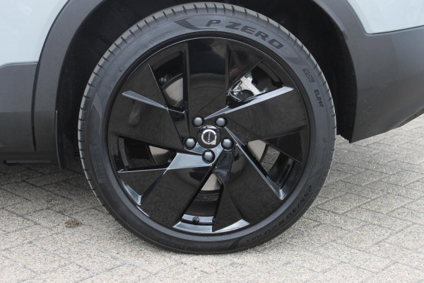 Volvo EX40 Single Motor Extended Range Plus Black Ed. 82 kWh