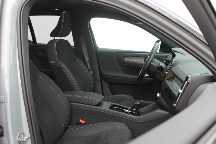 Volvo EX40 Single Motor Extended Range Plus Black Ed. 82 kWh
