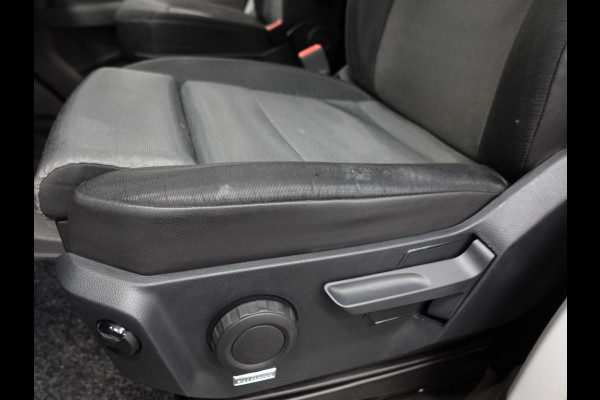 Volkswagen Crafter 177pk Automaat L3H3 / L2H2 Airco Cruise control Navigatie Camera Apple Carplay Sidebars