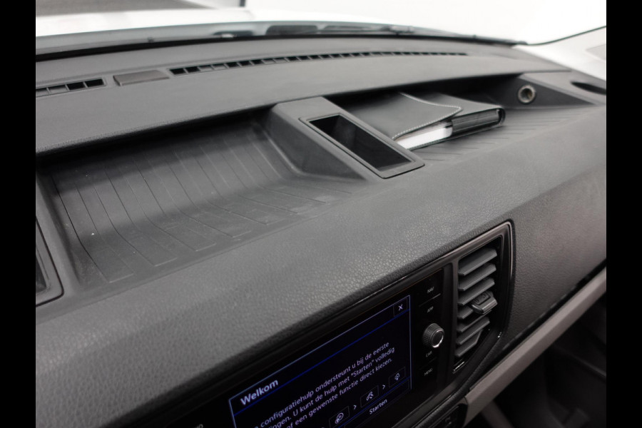 Volkswagen Crafter 177pk Automaat L3H3 / L2H2 Airco Cruise control Navigatie Camera Apple Carplay Sidebars