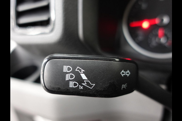 Volkswagen Crafter 177pk Automaat L3H3 / L2H2 Airco Cruise control Navigatie Camera Apple Carplay Sidebars