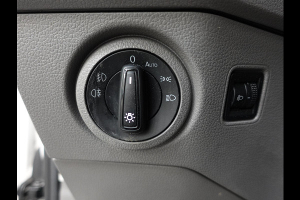 Volkswagen Crafter 177pk Automaat L3H3 / L2H2 Airco Cruise control Navigatie Camera Apple Carplay Sidebars