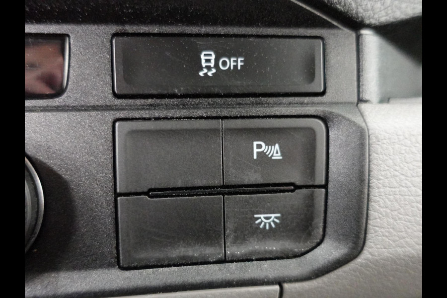 Volkswagen Crafter 177pk Automaat L3H3 / L2H2 Airco Cruise control Navigatie Camera Apple Carplay Sidebars
