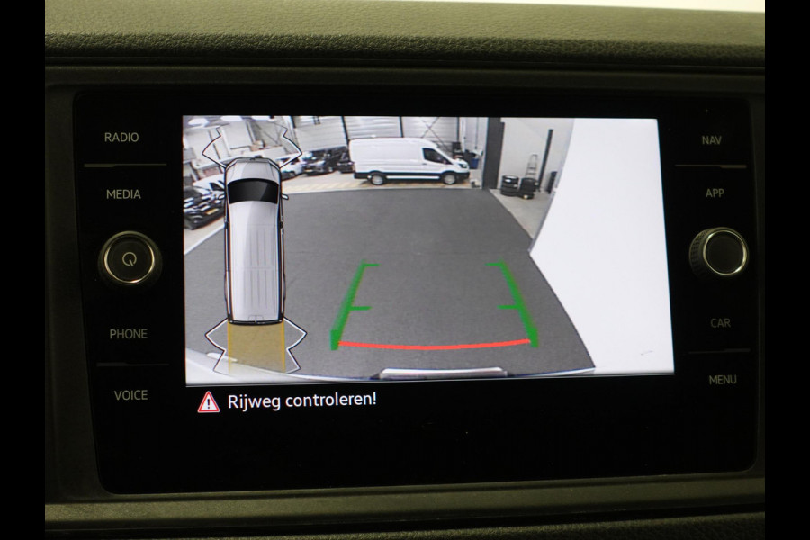 Volkswagen Crafter 177pk Automaat L3H3 / L2H2 Airco Cruise control Navigatie Camera Apple Carplay Sidebars